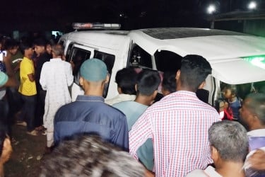 অস্ত্রোপচারের পর প্রসূতির মৃত্যু, বিক্ষুব্ধ এলাকাবাসীর ক্লিনিক ঘেরাও
