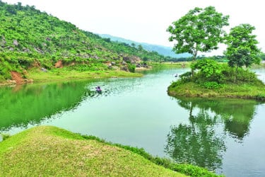 চুনাপাথর খনি থেকে পর্যটন স্পট