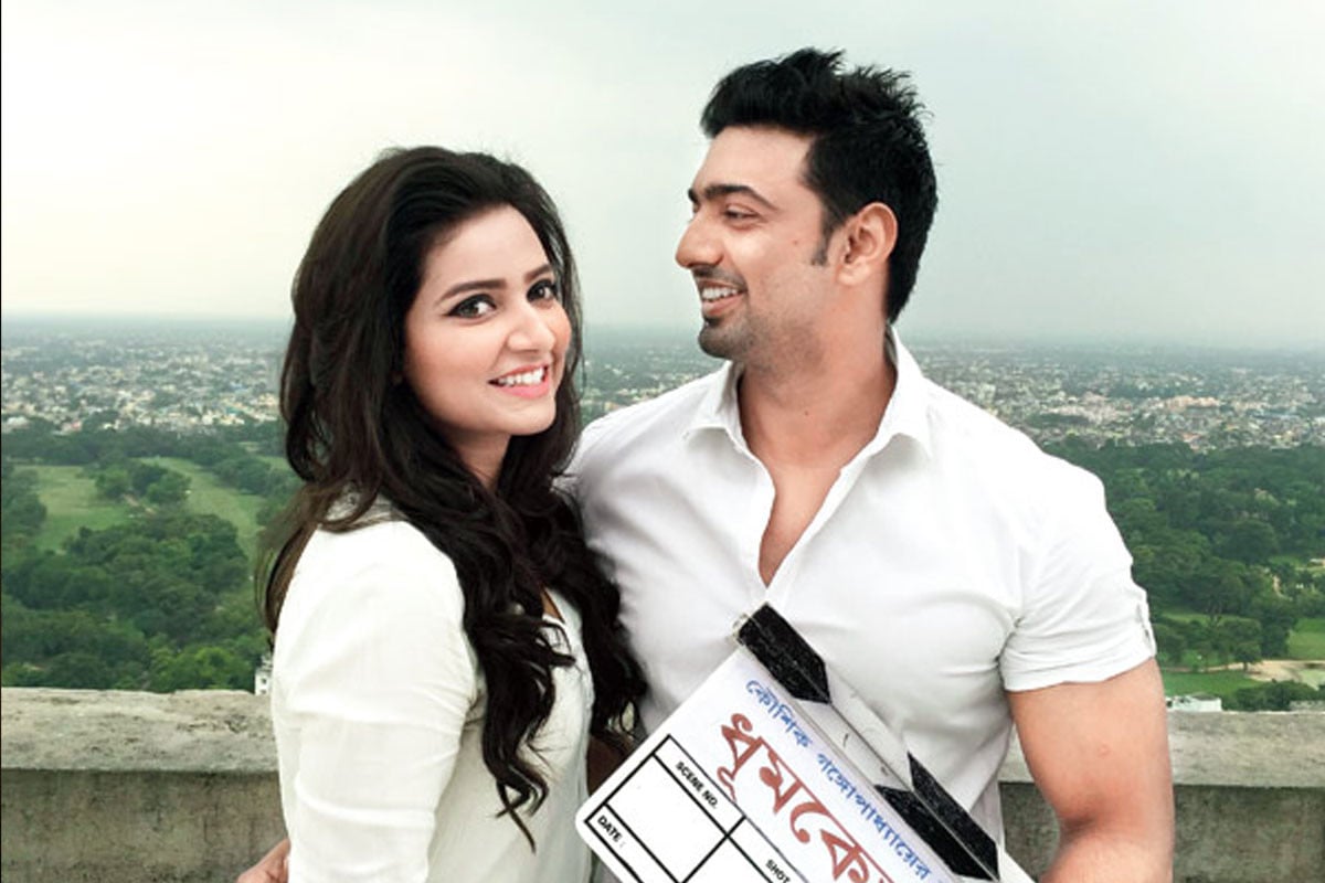 ১২ বছর পর বড় পর্দায় ফিরছে দেব-শুভশ্রী জুটি