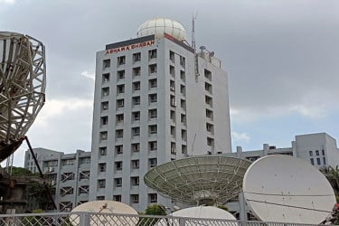 কমছে বৃষ্টি, বাড়ছে তাপমাত্রা