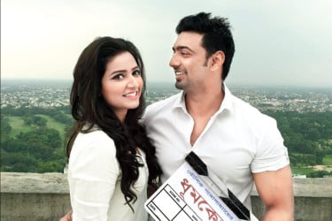 ১২ বছর পর বড় পর্দায় ফিরছে দেব-শুভশ্রী জুটি