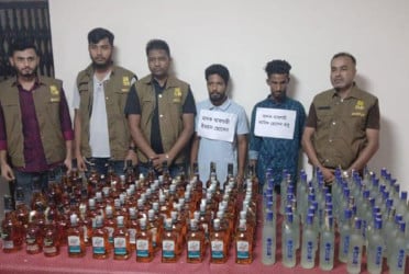শ্রীপুরে ১৬০ বোতল ভারতীয় মদসহ দুইজন আটক