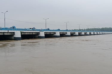 তিস্তার পানি বাড়ছেই, বন্যার আশঙ্কা
