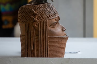 ১২০ বছর পর বেনিন ভাস্কর্য ফেরত পেল নাইজেরিয়া