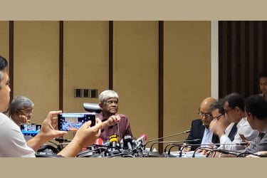 কালো টাকা সাদা করার সুযোগ বাতিল: অর্থ উপদেষ্টা