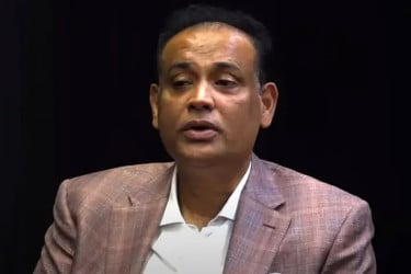 সাবেক ভূমিমন্ত্রীর তিন সন্তানের দেশত্যাগে নিষেধাজ্ঞা