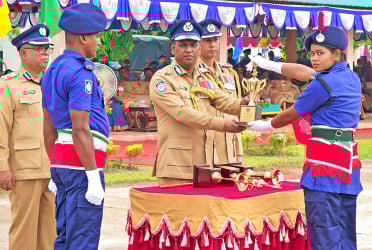 রংপুর পুলিশ ট্রেনিং সেন্টারে ২৫তম নারী
টিআরসি ব্যাচের সমাপনী কুচকাওয়াজ