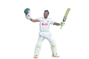ঝোপ বুঝে নাজমুলের কোপ