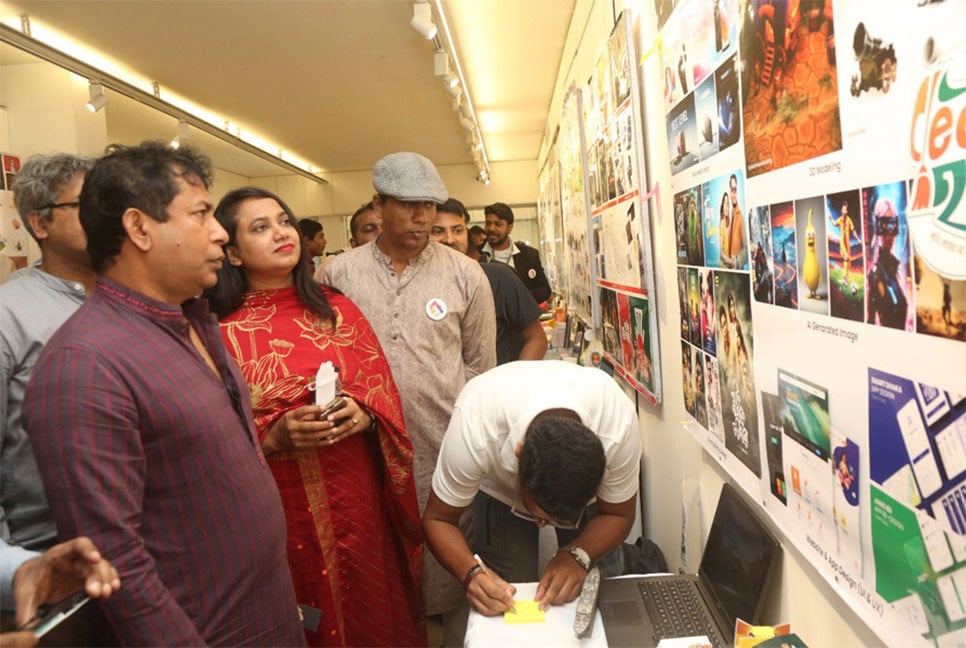 শান্ত-মারিয়াম বিশ্ববিদ্যালয়ের জিডিএম ডিপার্টমেন্টে প্রদর্শনীর শেষ দিন আজ