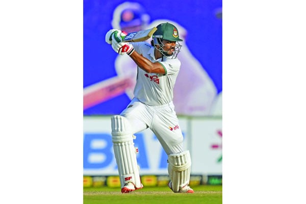 ফের আলোচনায় নাজমুলের টেস্ট নেতৃত্ব