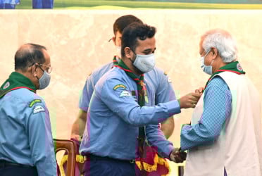 বিজয়ী স্কাউট সদস্যদের শাপলা কাব অ্যাওয়ার্ড দিলেন প্রধান উপদেষ্টা