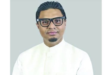 মীর জাফর ও হাসিনার মতো দেশকে বিকিয়ে দেওয়া যাবে না