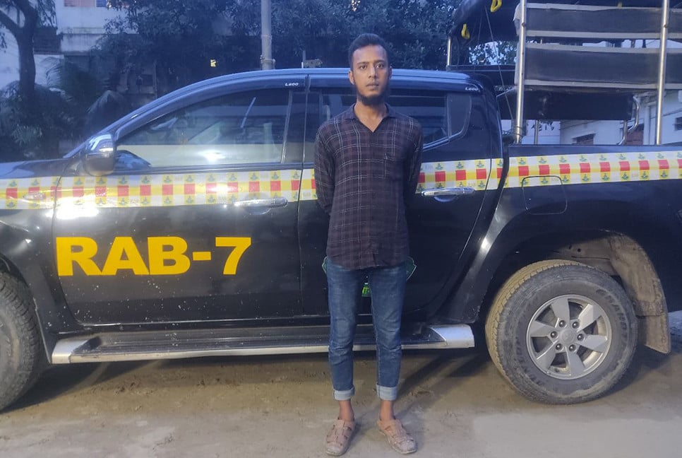 পাঁচ মামলার ওয়ারেন্টভুক্ত আসামি গ্রেফতার