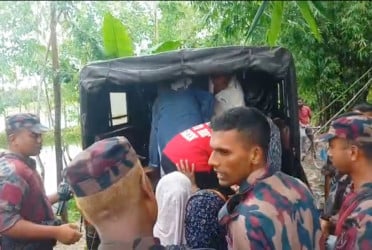 পাটগ্রাম সীমান্তে ৭ জনকে পুশইন