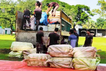 ট্রাকে বালুর নিচ থেকে প্রায় ৩ কোটি টাকার ভারতীয় কসমেটিকস উদ্ধার