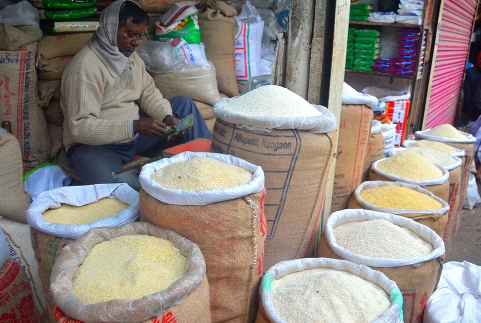 বগুড়ায় সপ্তাহের ব্যবধানে হঠাৎ বেড়েছে চালের দাম