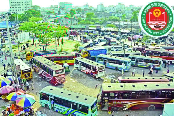 সড়কই যেন বাসস্ট্যান্ড