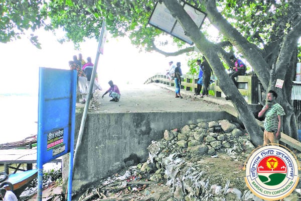 সংযোগ সড়কের অভাবে অচল সেতু