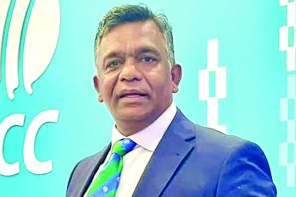 নিজেকে ভাগ্যবান ভাবছেন বুলবুল