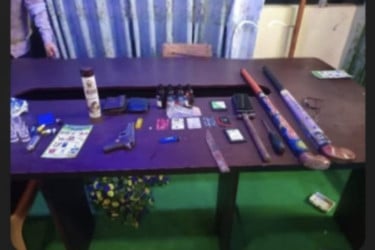 কুষ্টিয়ায় টর্চার সেলের সন্ধান, অস্ত্র-মাদকসহ আটক ৫