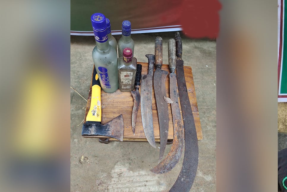 ভালুকায় দেশীয় অস্ত্র ও মাদক উদ্ধার