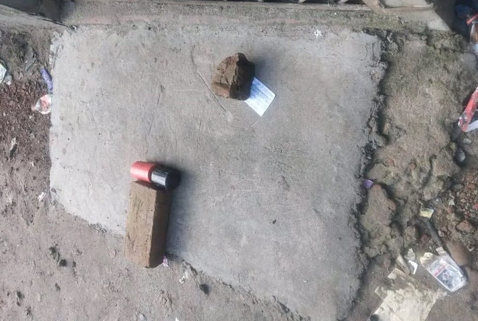 গাংনীতে বিএনপি অফিসের সামনে বোমাসদৃশ বস্তু ও হুমকিপত্র উদ্ধার