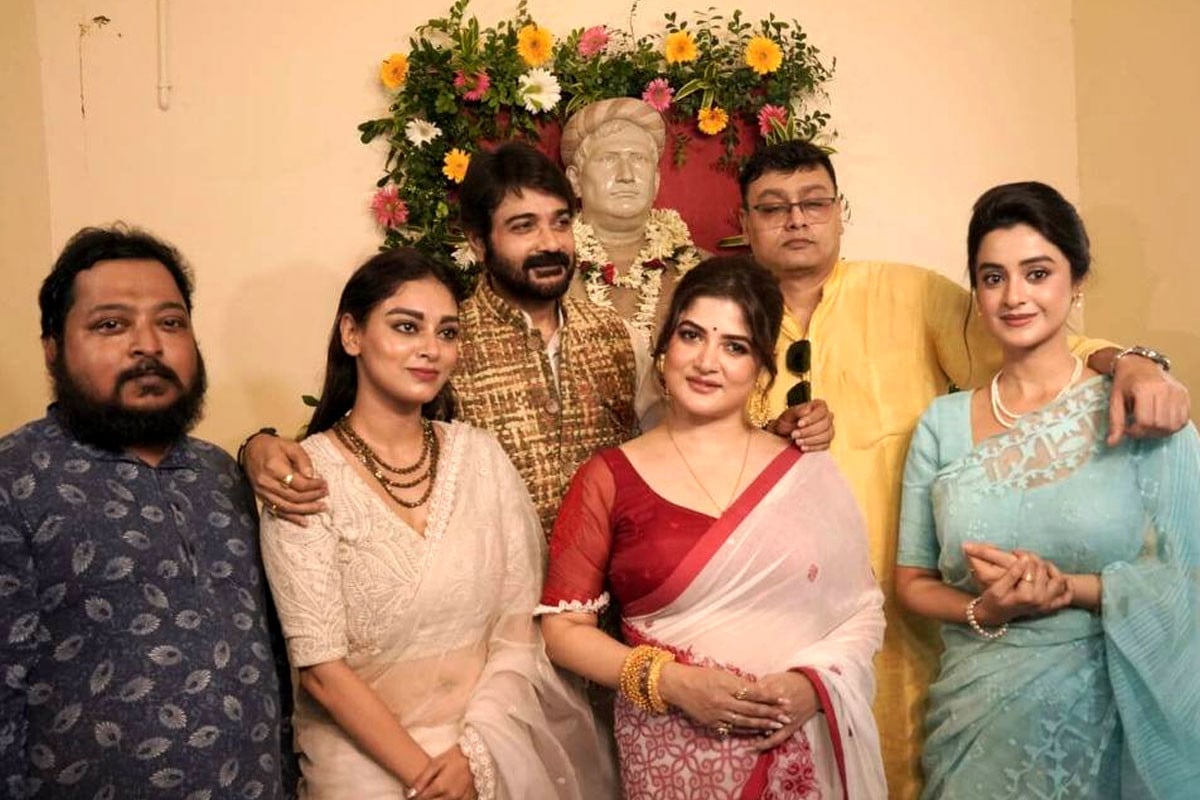 বঙ্কিমচন্দ্রের জন্মদিনে কাঁঠালপাড়ায় প্রসেনজিৎ-শ্রাবন্তী