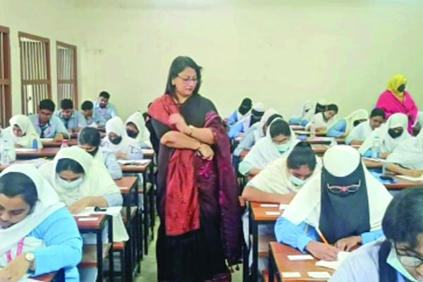 শুরু হয়েছে এইচএসসি পরীক্ষা