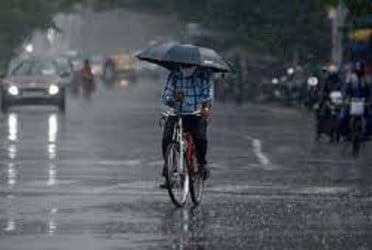 মেঘাচ্ছন্ন থাকবে ঢাকার আকাশ, বৃষ্টির সম্ভাবনা