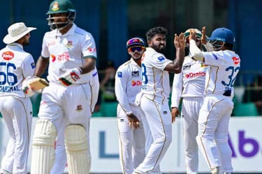 কলম্বো টেস্ট: বাংলাদেশকে ২৪৭ রানে থামালো শ্রীলঙ্কা