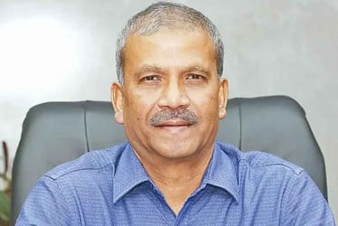 ডেইলি স্টার ও প্রথম আলোর দুটি নিউজ নিয়ে ক্ষোভ ঝাড়লেন আইন উপদেষ্টা