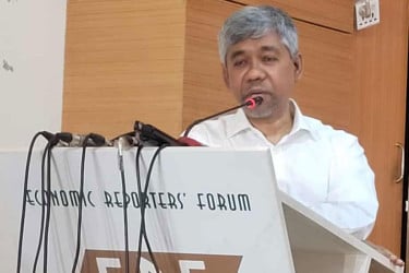 নিত্য-প্রয়োজনীয় পণ্যের দাম যেন না বাড়ে এজন্য কর ছাড় দেওয়া হচ্ছে: এনবিআর চেয়ারম্যান