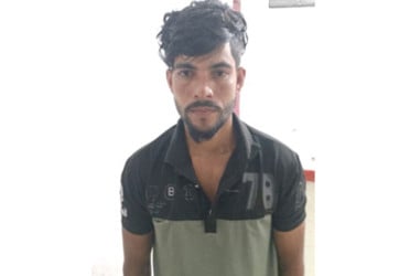 মদসহ সিএনজি গ্রেফতার ১