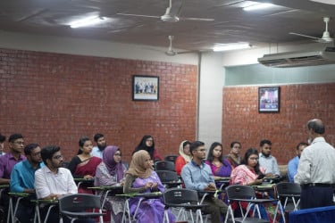 এনইউবির নবীন শিক্ষকদের প্রশিক্ষণ কর্মশালা অনুষ্ঠিত
