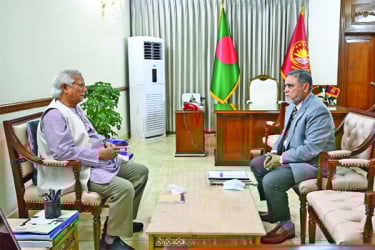 প্রধান উপদেষ্টার সঙ্গে সিইসির বৈঠক