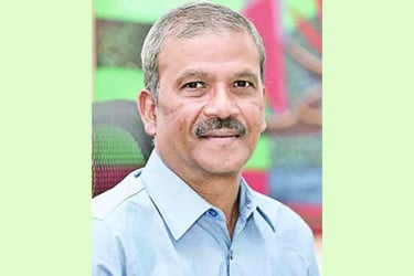 প্রথম আলো ও ডেইলি স্টারের ওপর ক্ষোভ ঝাড়লেন আসিফ নজরুল