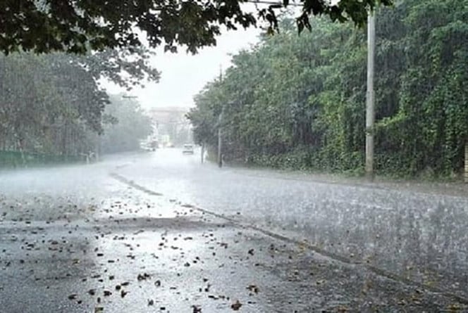 দেশের বিভিন্ন স্থানে বজ্রসহ বৃষ্টির পূর্বাভাস