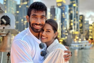 বিয়ের আগেই সঞ্জনাকে নিয়ে পালাতে চেয়েছিলেন বুমরাহ!
