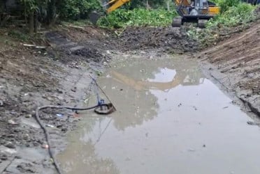 মাদারীপুরে পৌরসভার উদ্যোগে খাল খনন শুরু