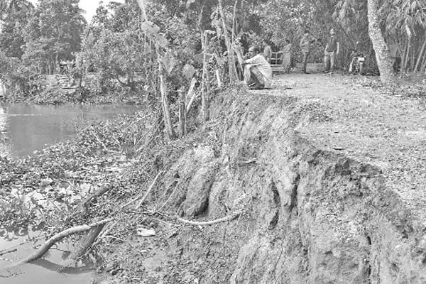 নদী ভাঙনে আতঙ্ক