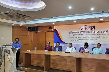 দিনে এক বেলা পাউরুটি-বিস্কুট খেয়ে থাকছেন দেশের ৮৮ শতাংশ নিম্নআয়ের মানুষ