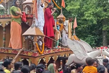 বাগেরহাটে শতবর্ষের ঐতিহ্যবাহী রথযাত্রা শুরু, ১৫ দিনব্যাপী মেলায় উৎসবের আমেজ
