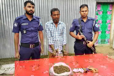 গোবিন্দগঞ্জে মাদক কারবারি গ্রেফতার