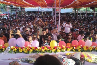 প্রতিহতের ঘোষণা উপেক্ষা করে রুমিন ফারহানার জনসভা, মানুষের ঢ্ল
