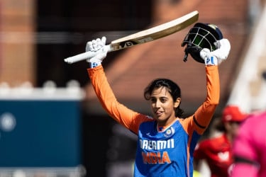 ৫১ বলে সেঞ্চুরি করে মান্ধানার অনন্য কীর্তি