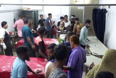 গোপালগঞ্জে ভ্যানচুরিকে কেন্দ্র করে সংঘর্ষ, আহত অর্ধশতাধিক