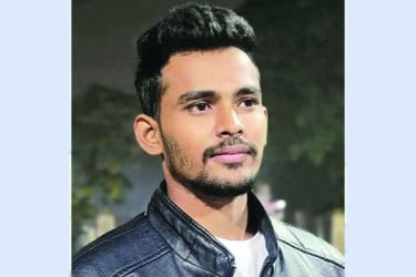 বিমানবন্দরে উপদেষ্টার ব্যাগে গুলিসহ ম্যাগাজিন