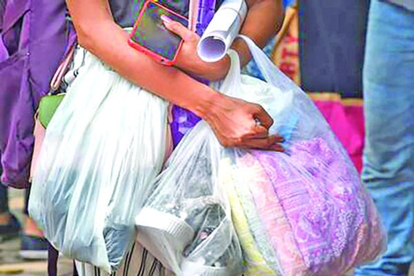 প্লাস্টিক ব্যবহারে কমছে গড় আয়ু