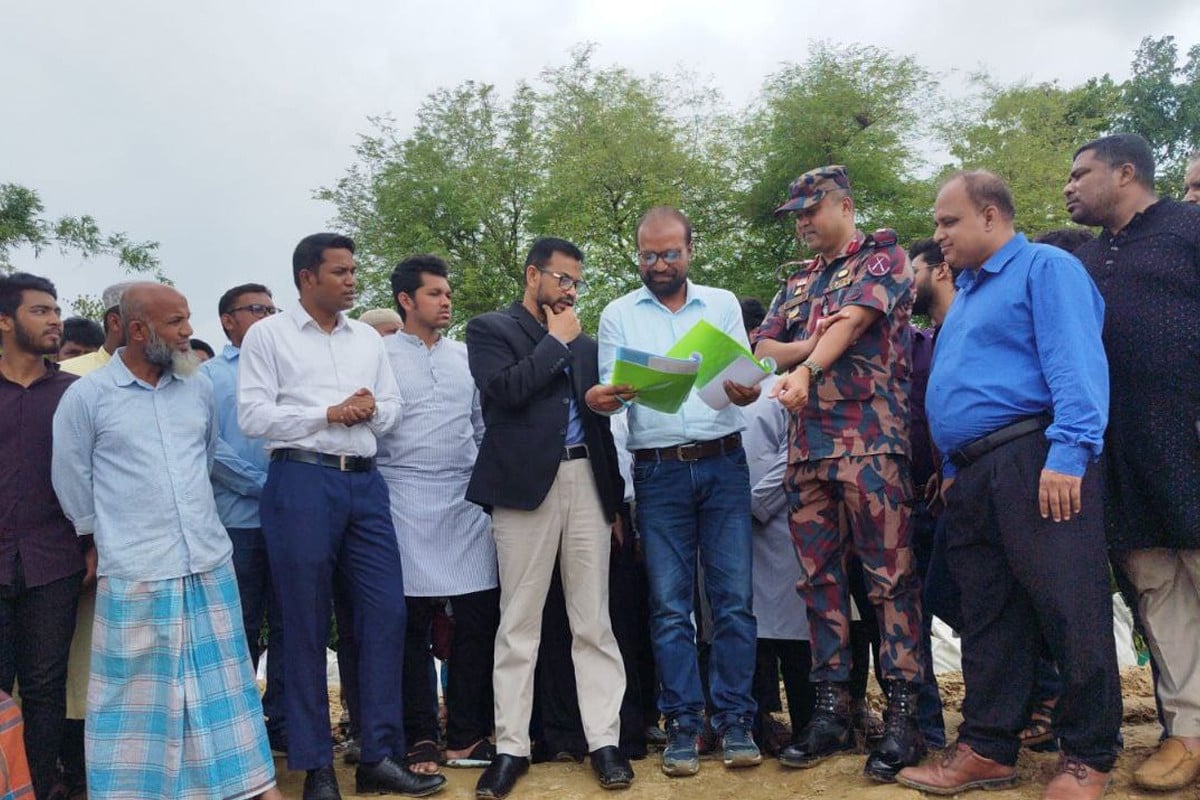 বল্লামুখা বাঁধ পরিদর্শনে সচিব, অনিয়মের অভিযোগ স্থানীয়দের