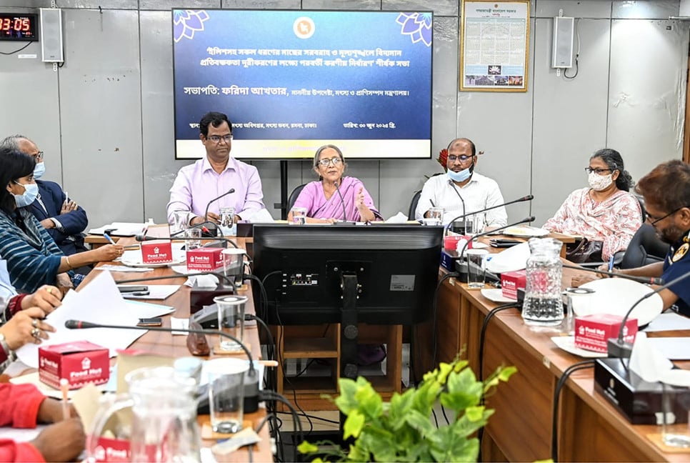 ইলিশের দাম অস্বাভাবিকভাবে বাড়ানো যাবে না : মৎস্য উপদেষ্টা